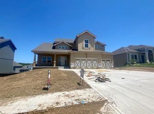 10001 N Richmond Ave, Kansas City, MO 64157