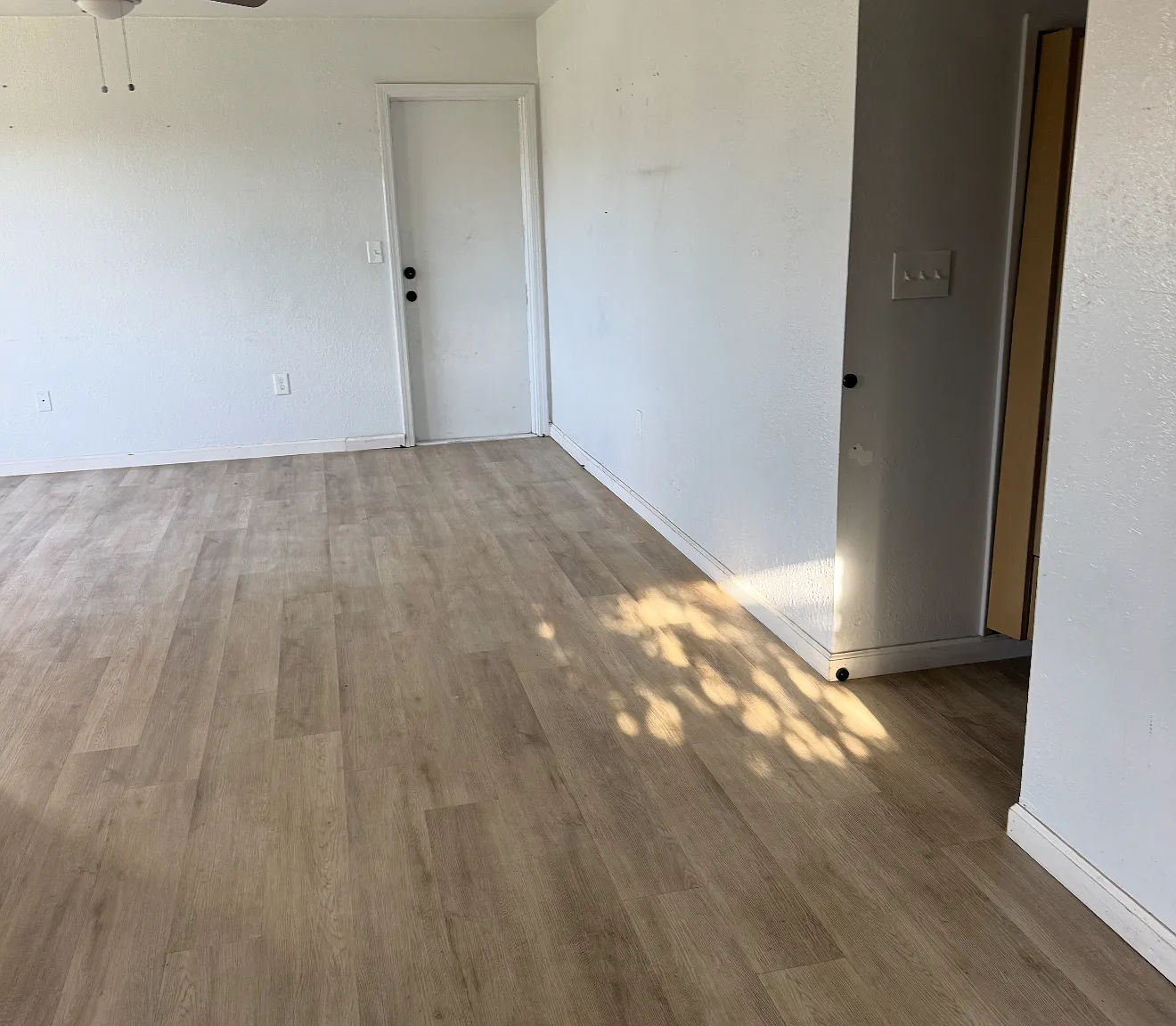 3 bed, 950 sqft, $1,700 — Photo 3
