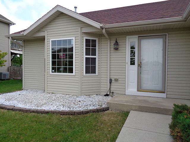 1st image of 808 Shorewood Dr
