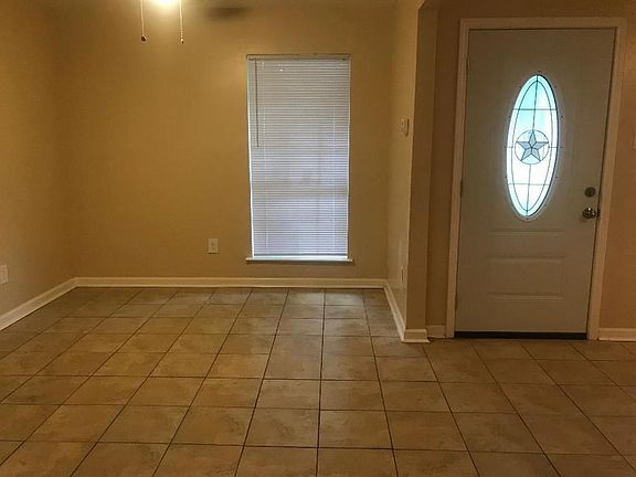 4th image of 6327 Acorn Forest Dr