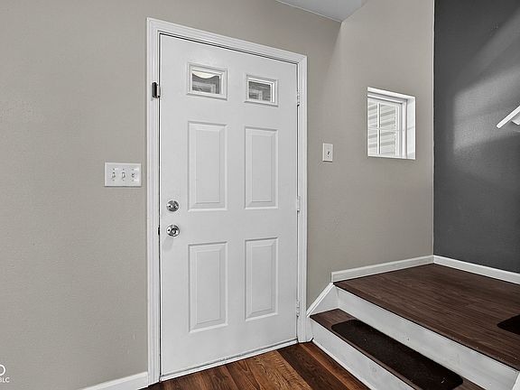 4th image of 9793 Trail Dr