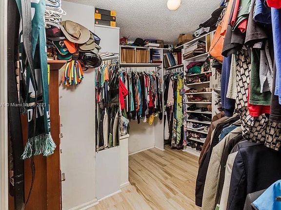 4th image of 11620 SW 9th Ct #1162