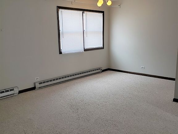 4th image of 1660 2nd St #9