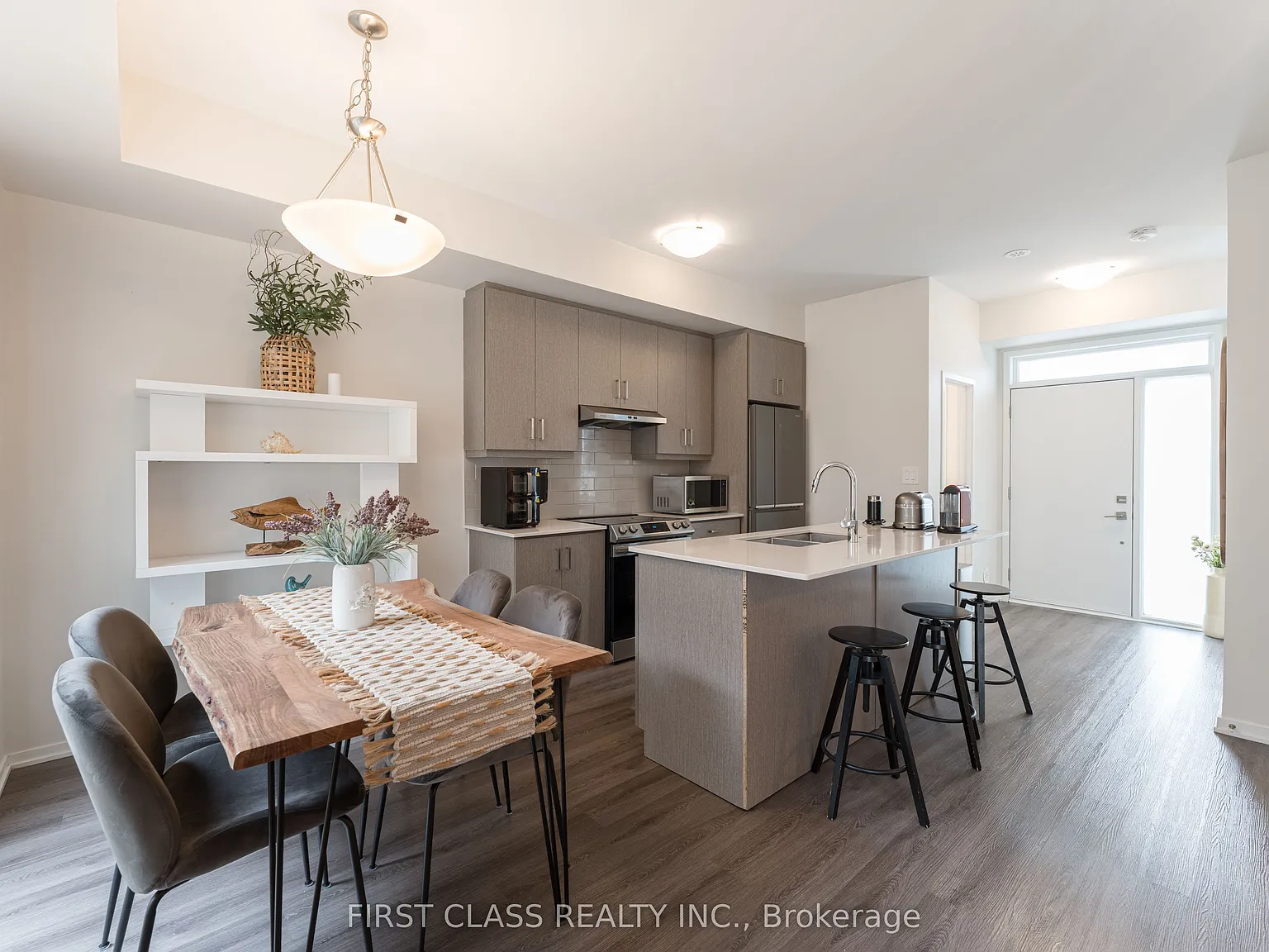 3 bed, $3,800 — Photo 4