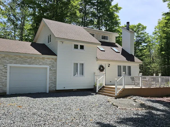 9732 Cardinal Ln, Tobyhanna, PA 18466