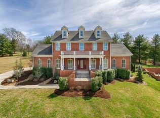 1922 Lyons Bend Rd, Knoxville, TN 37919