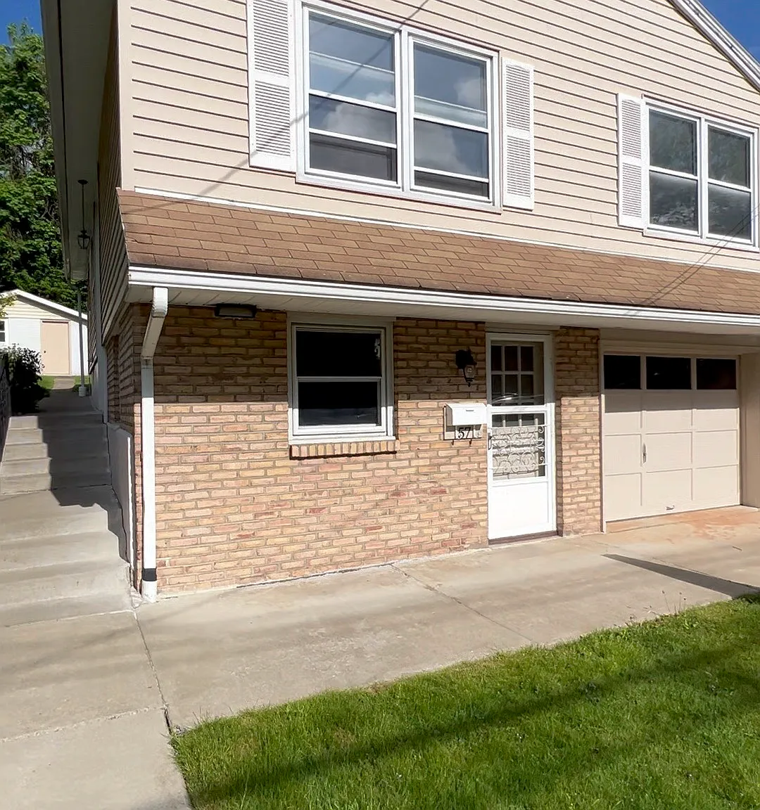 57 Chapin St — Photo 2