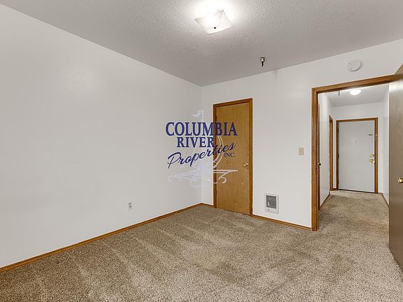 3rd image of 1236 Commerce Ave APT B