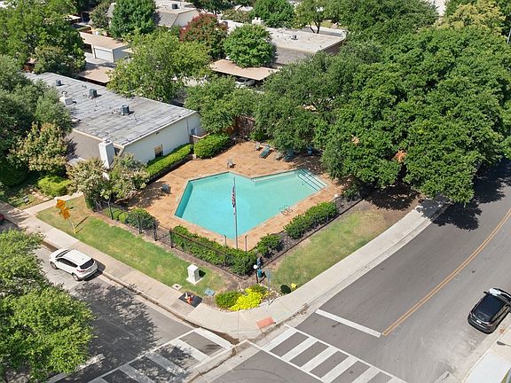 3rd image of 13752 Flagstone Ln