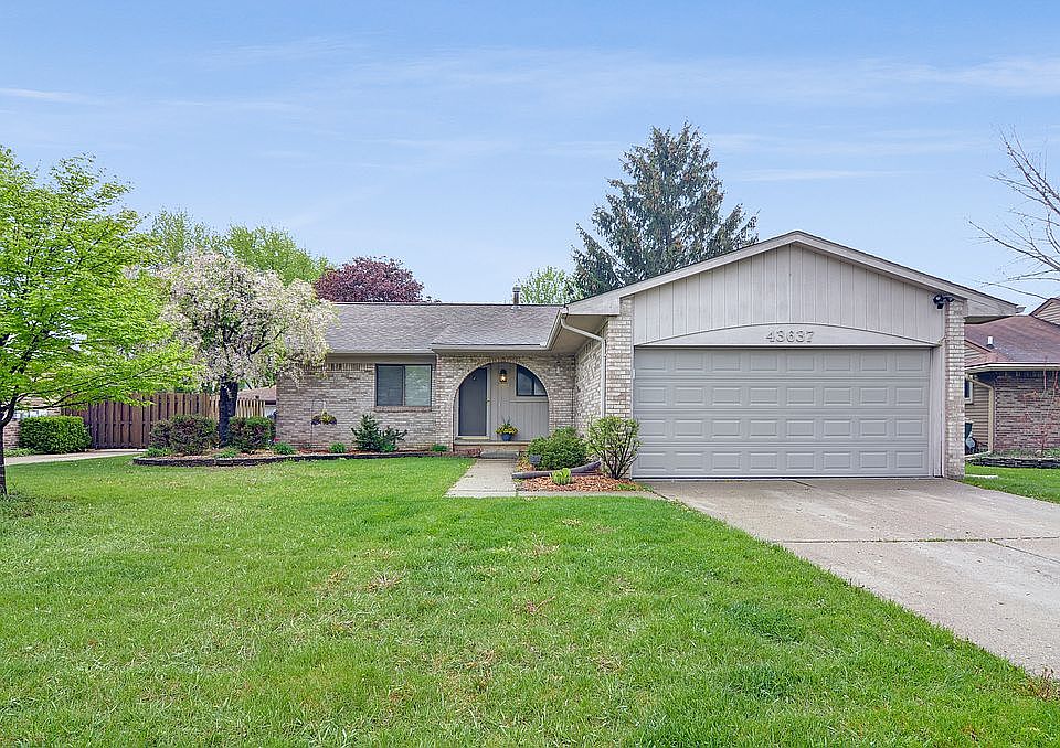1st image of 43637 Emrick Dr