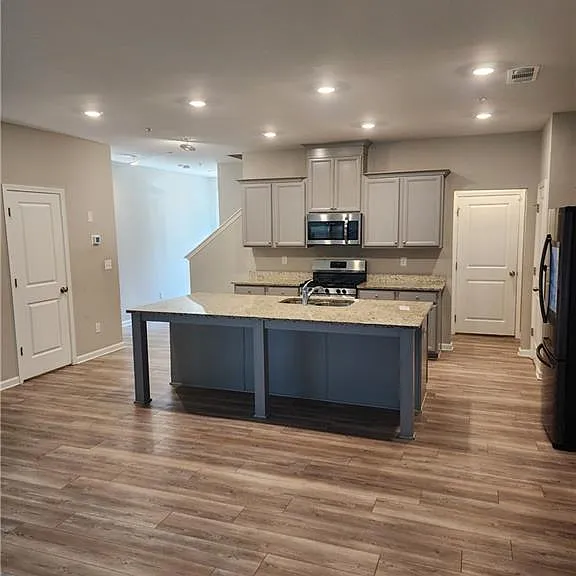 438 Bannon Way — Photo 3