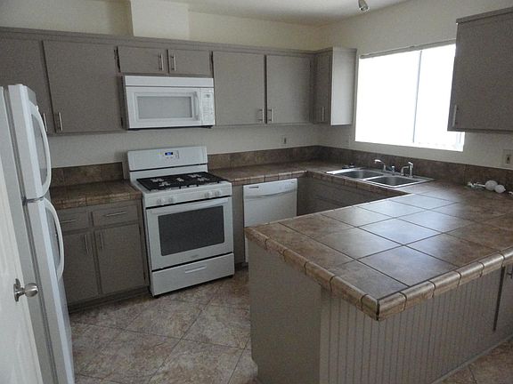 4th image of 2476 Lakeside Dr APT 1