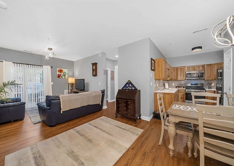 1st image of 23 Hampshire Rd APT 112