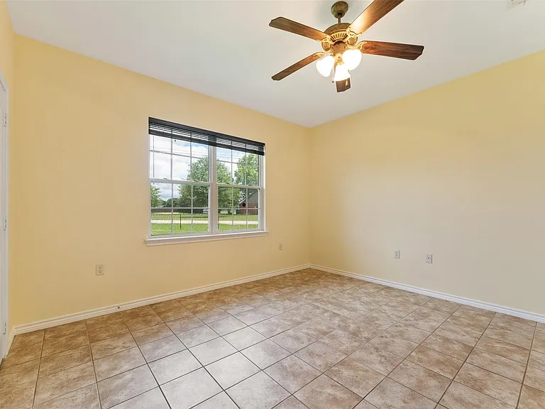 304 Port Dr — Photo 12