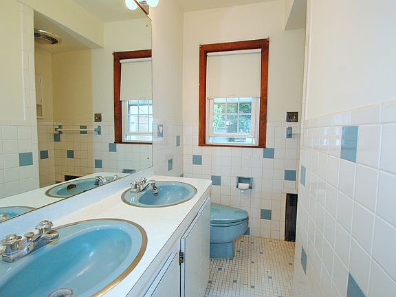5th image of 18 Laurel Dr
