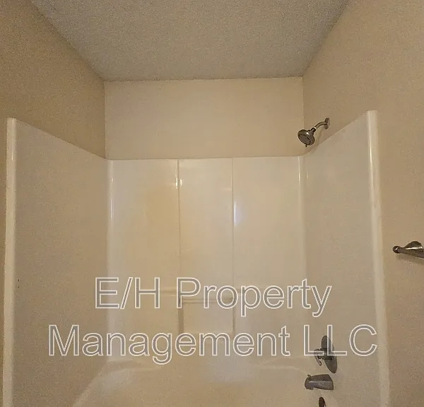 4460 S Elizabeth Ave — Photo 10