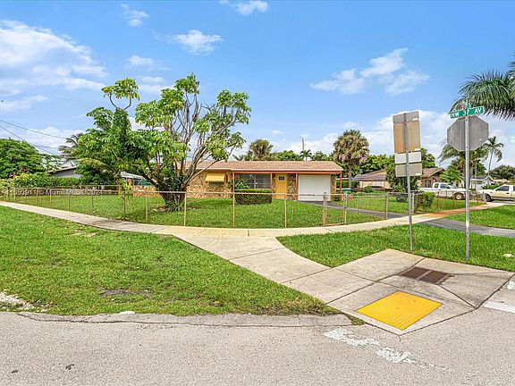 5th image of 3641 NW 5th Pl