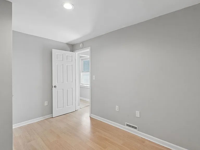 76-78 Hayden Ave — Photo 10