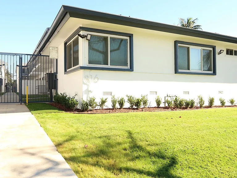 816 Larch St — Photo 10