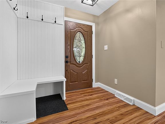 3rd image of 10533 Jones Rd