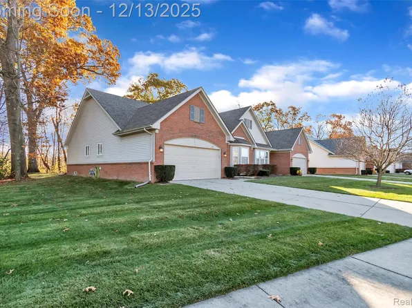 23605 N Park Dr, New Boston, MI 48164