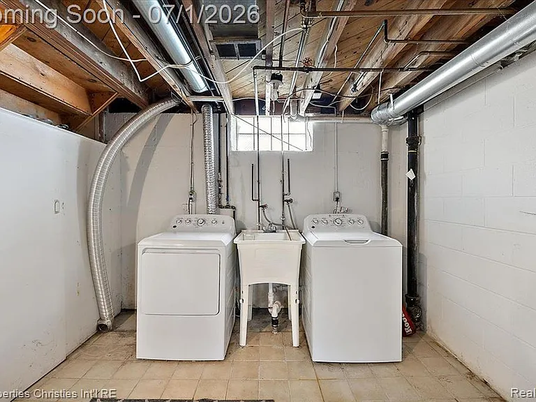 2209 Windemere Rd — Photo 30