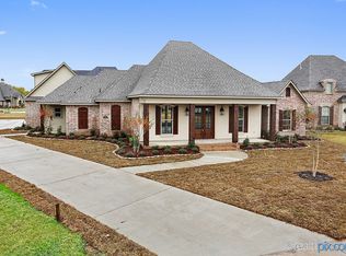 220 Piccadilly Ln., Bossier City, LA 71111