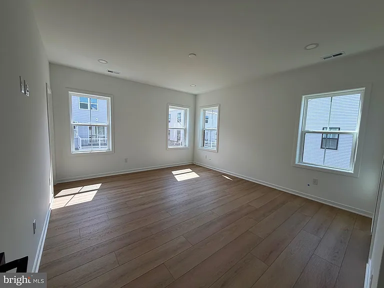 517 Anfield Rd — Photo 13