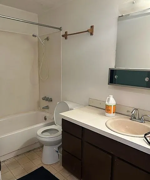 726 Avenue C E #106 — Photo 6