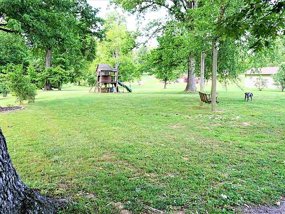 4th image of 46 Deepwood Dr