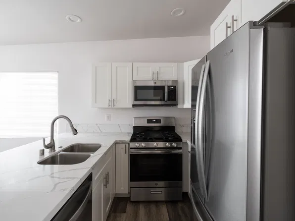 5290 Manhasset Dr, San Diego, CA 92115