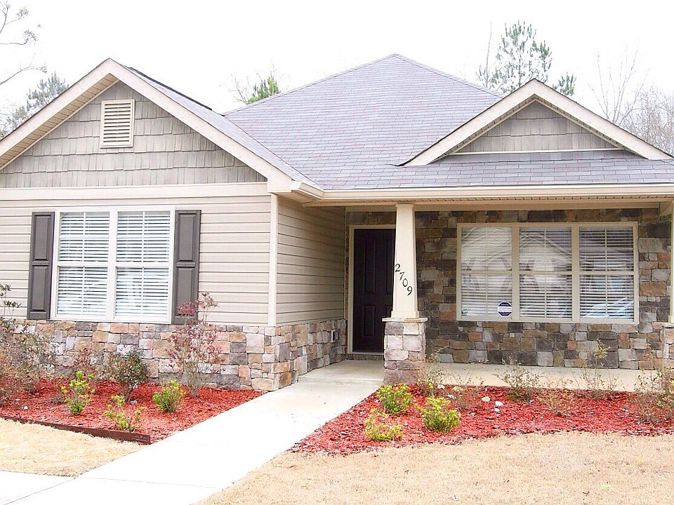1st image of 2709 Brittany Ln