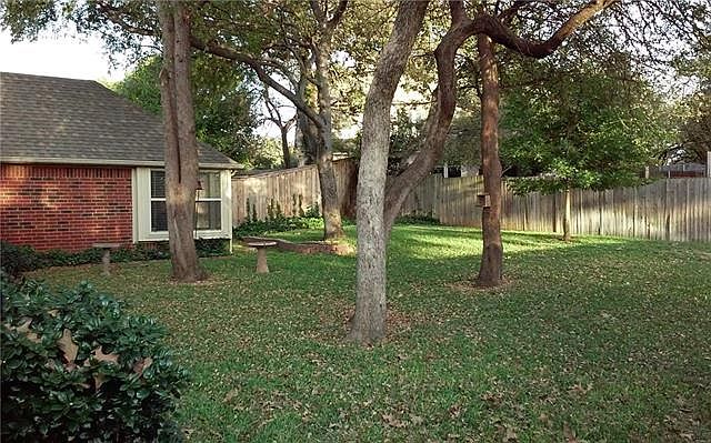 2nd image of 1212 Oak Grove Ln