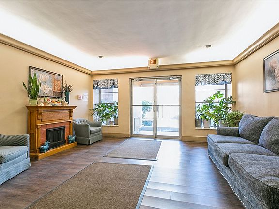 4th image of 1234 Midland Ave APT 2C