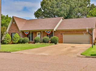 111 Cherokee Dr, Martin, TN 38237
