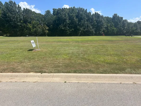 5700 Deer Valley Dr, Jonesboro, AR 72404
