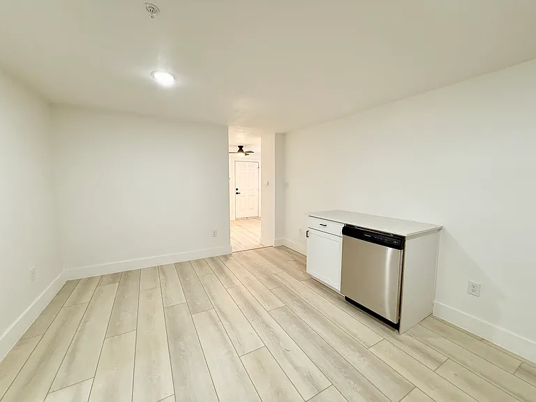 2204 W San Antonio St #3 — Photo 8