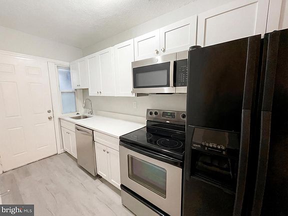 2nd image of 1224 16th St NE