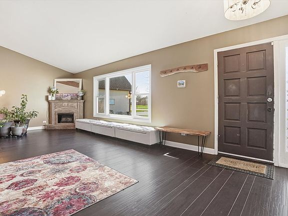 2nd image of 30 Coventry Cove Ct
