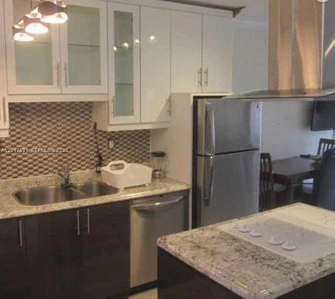 Pasadena Gardens Apartment — Photo 3