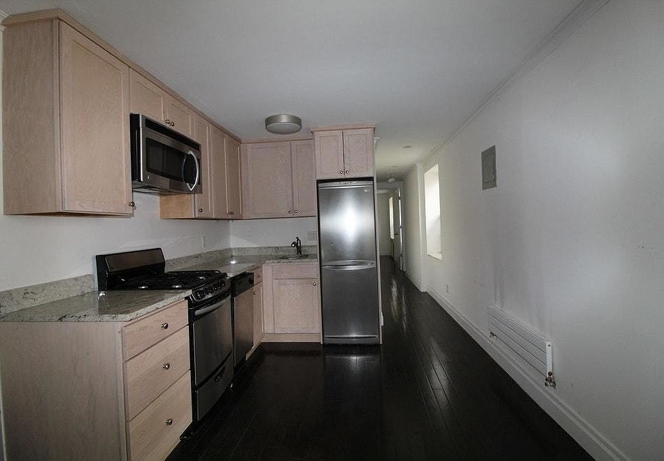 1st image of 111 E 29th St #201