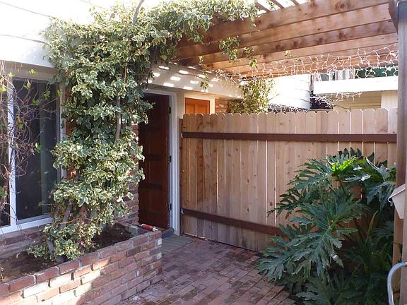 Private entryway