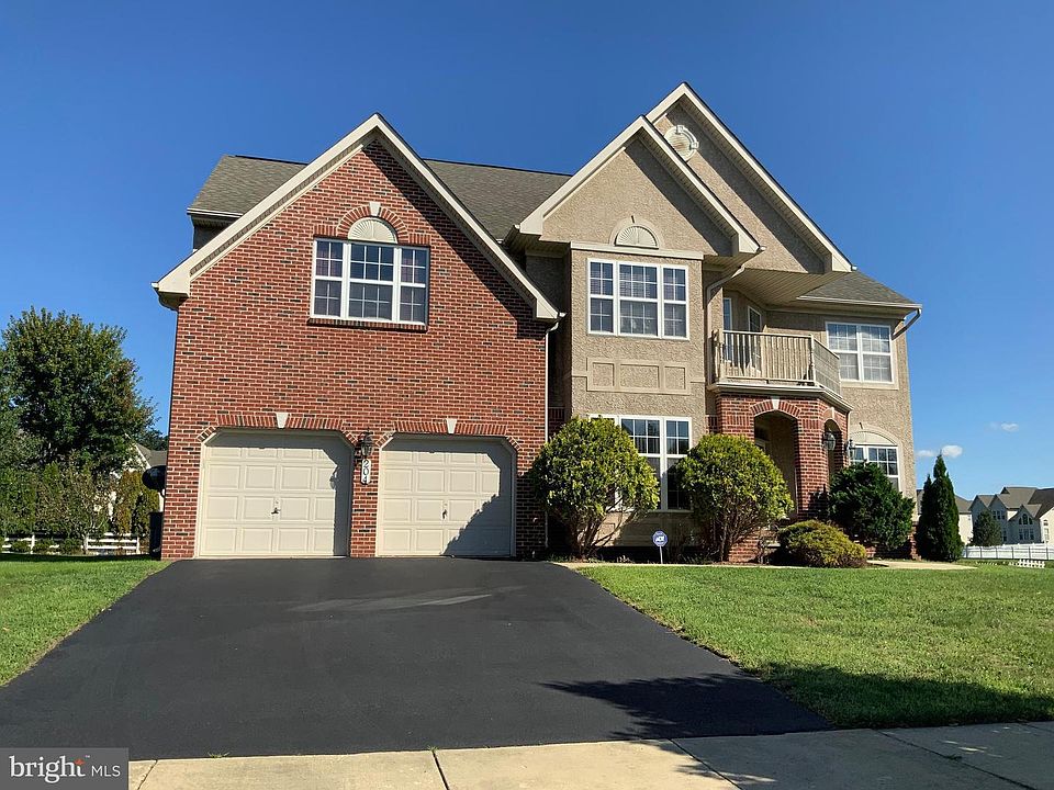 1st image of 204 Bucktail Dr