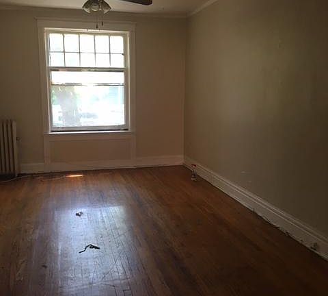 4th image of 2204 W Berteau Ave #1