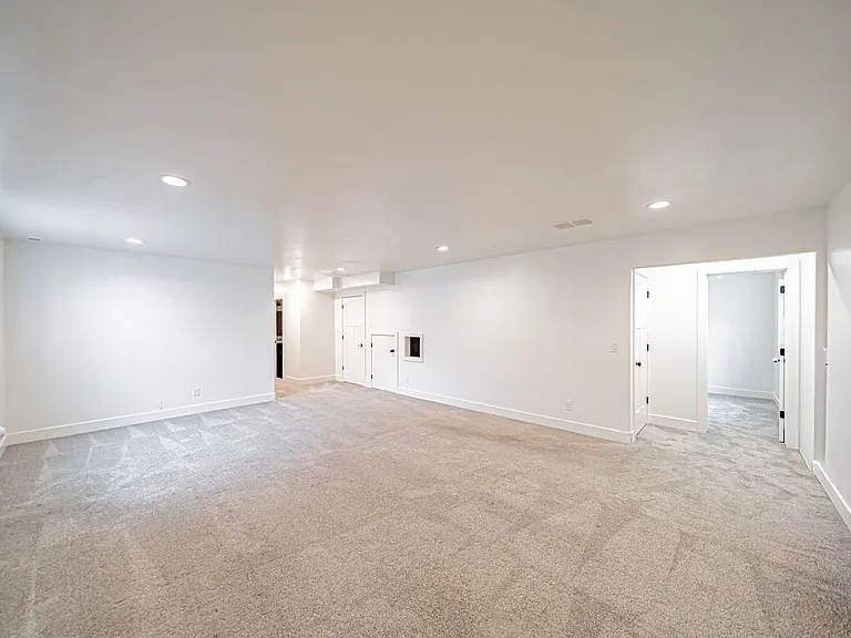 3258 Harlow Dr — Photo 5