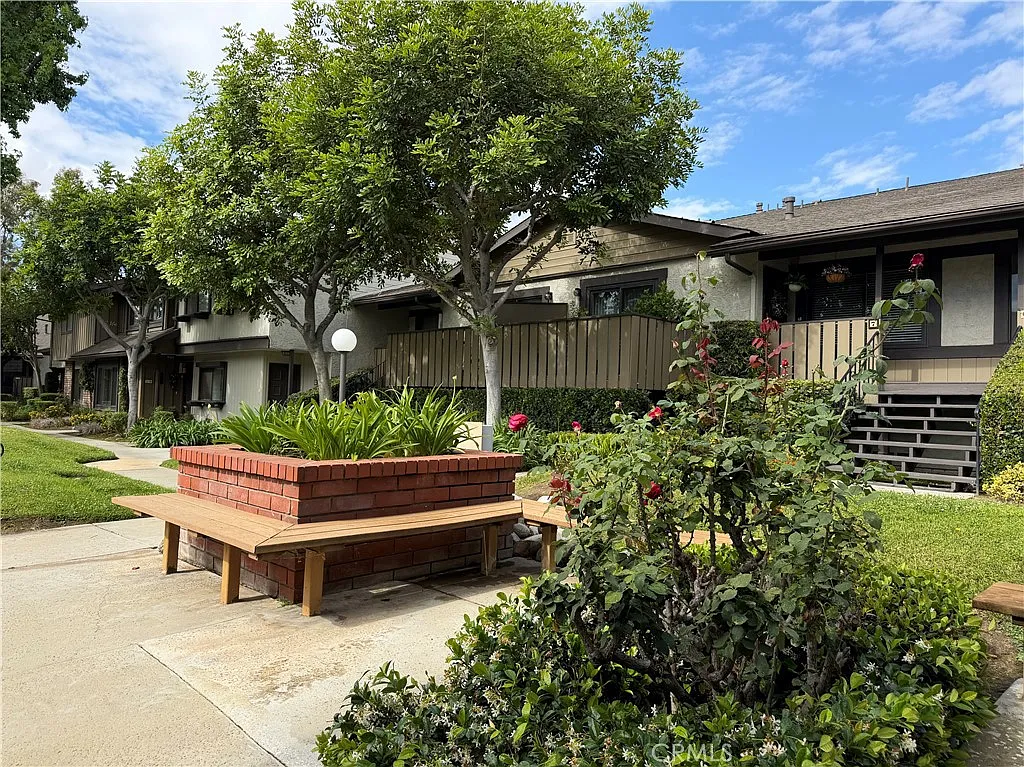 Building Photo - 436 Fairview Ave #29