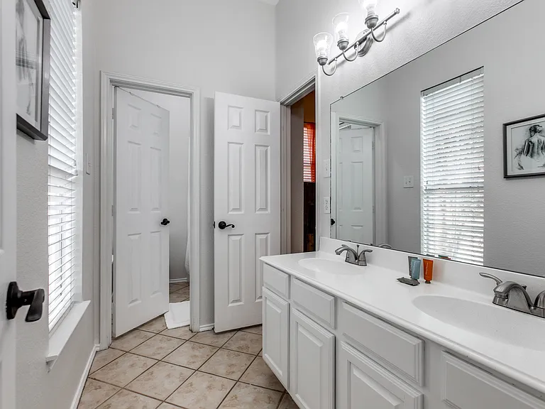 2905 Oak Tree Dr — Photo 17