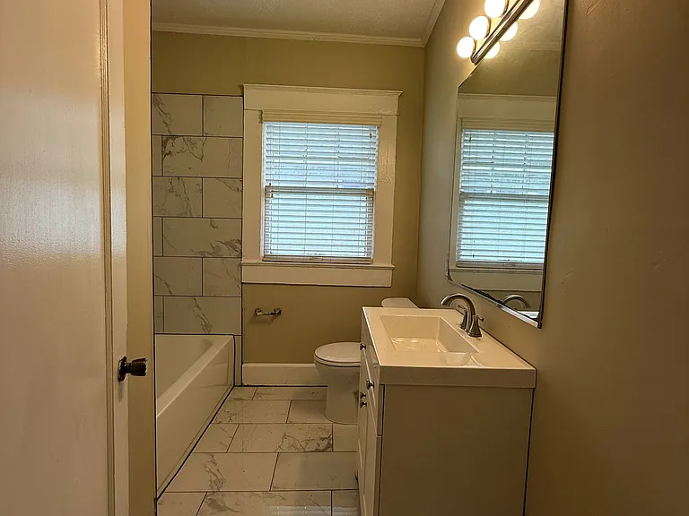 1816 Saint Charles Ave SW — Photo 9