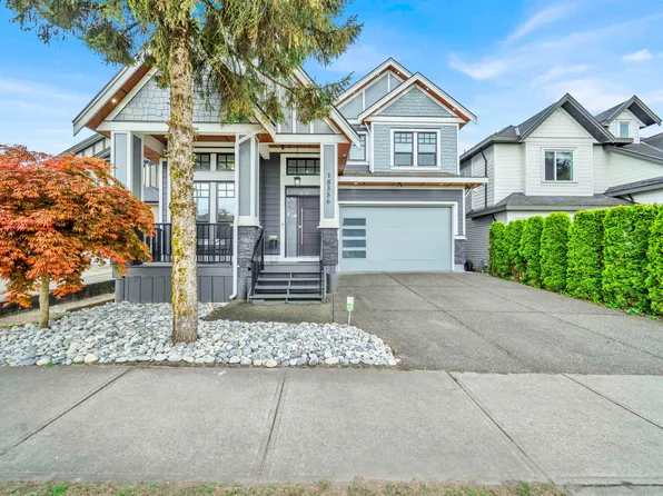 18356 68th Ave, Surrey, BC V3S 9H5