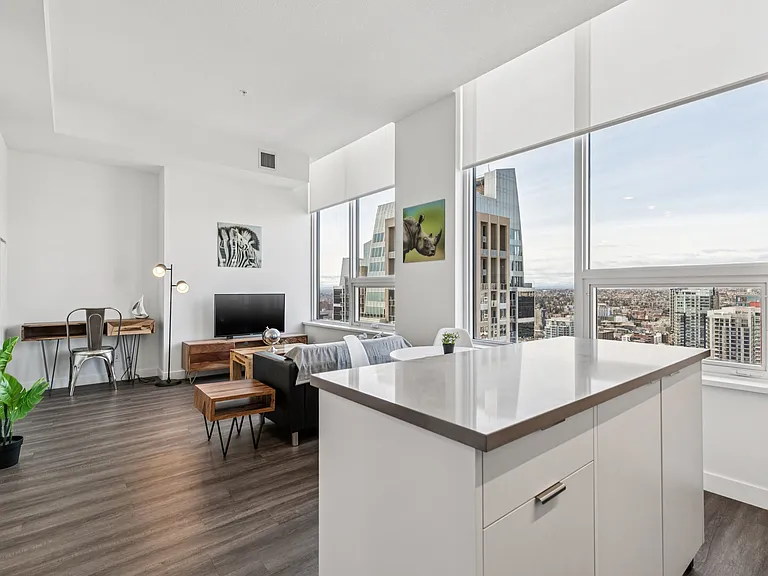 1221 Macleod Trl SE — Photo 12